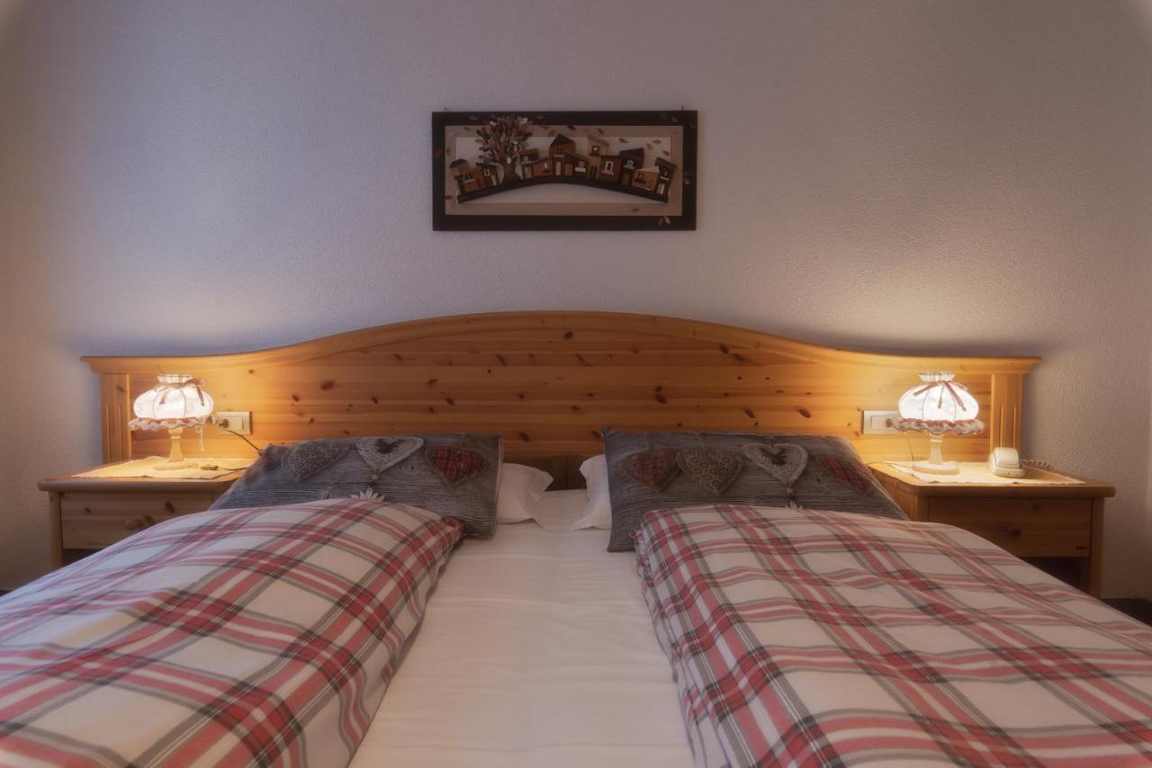 Dolomiti Hotel Cozzio Madonna di Campiglio Exterior photo